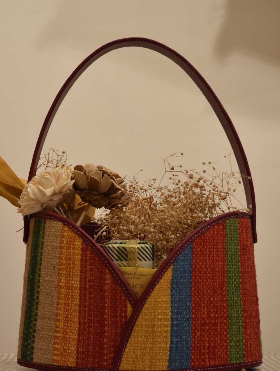 Big V-Shaped Basket